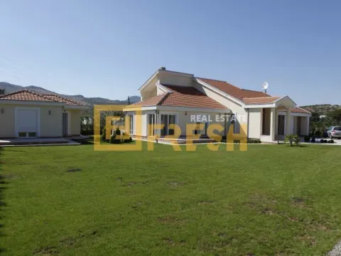 Prodaja, kuća, 304m², Kokoti, Podgorica - image 2