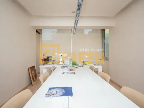 Izdavanje, poslovni prostor, 80m², Centar, Podgorica - image 4