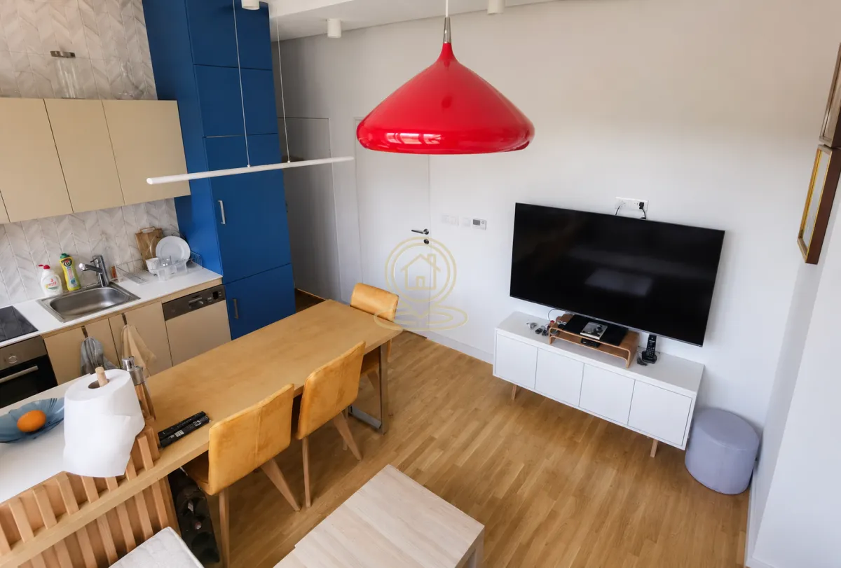 Izdavanje, trosoban stan, 56m², Stari Grad, Beograd