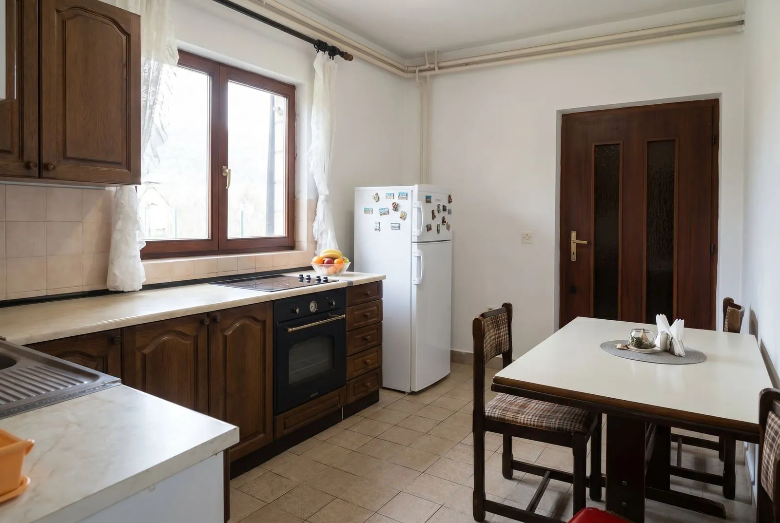 Prodaja, kuća, 250m², Lastva Grbaljska, Kotor