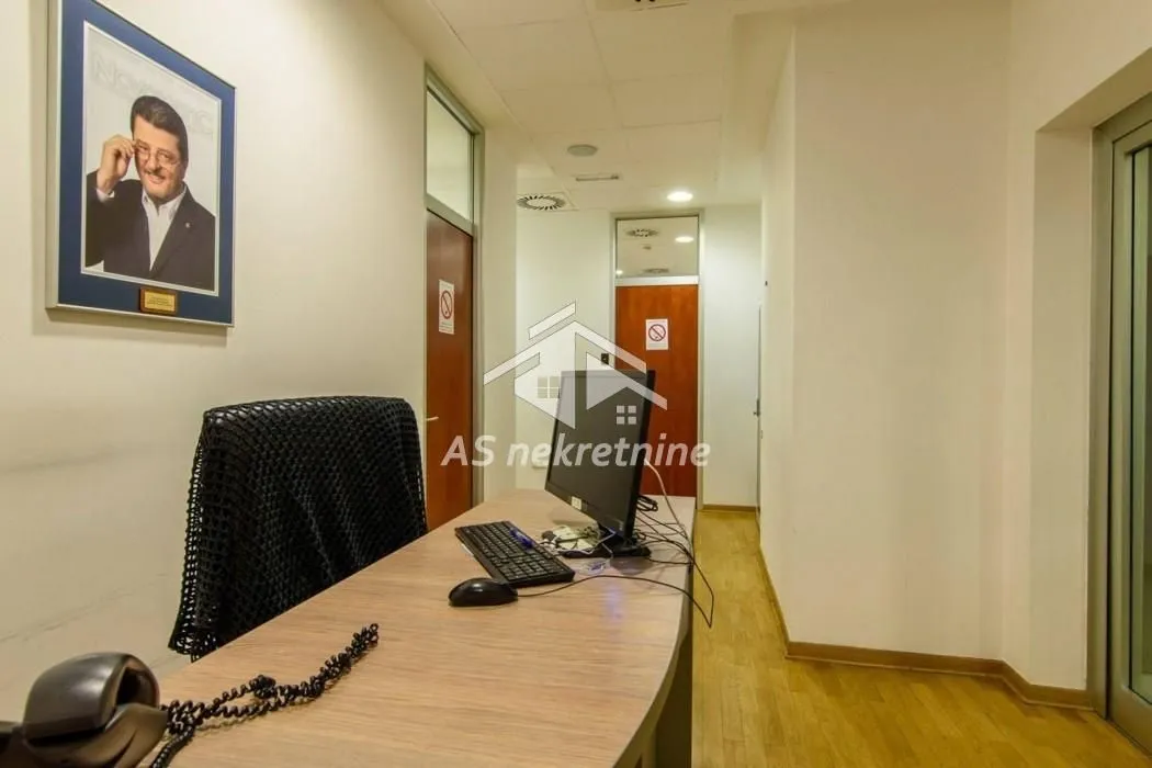 Rent, office space, 335m², Bezanijska Kosa 1, Bežanijska Kosa Sve Podlokacije