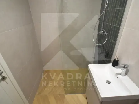 Rent, two bedroom apartment, 108m², Central Point, Podgorica - image 12
