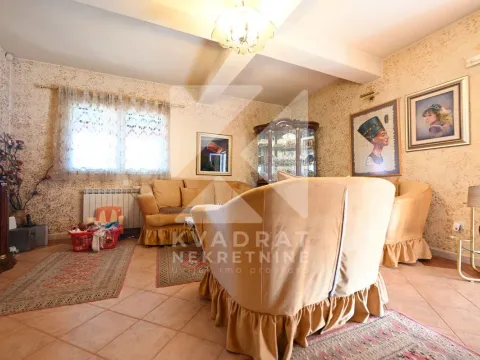 Sale, house, 250m², Donja Gorica, Podgorica - image 11