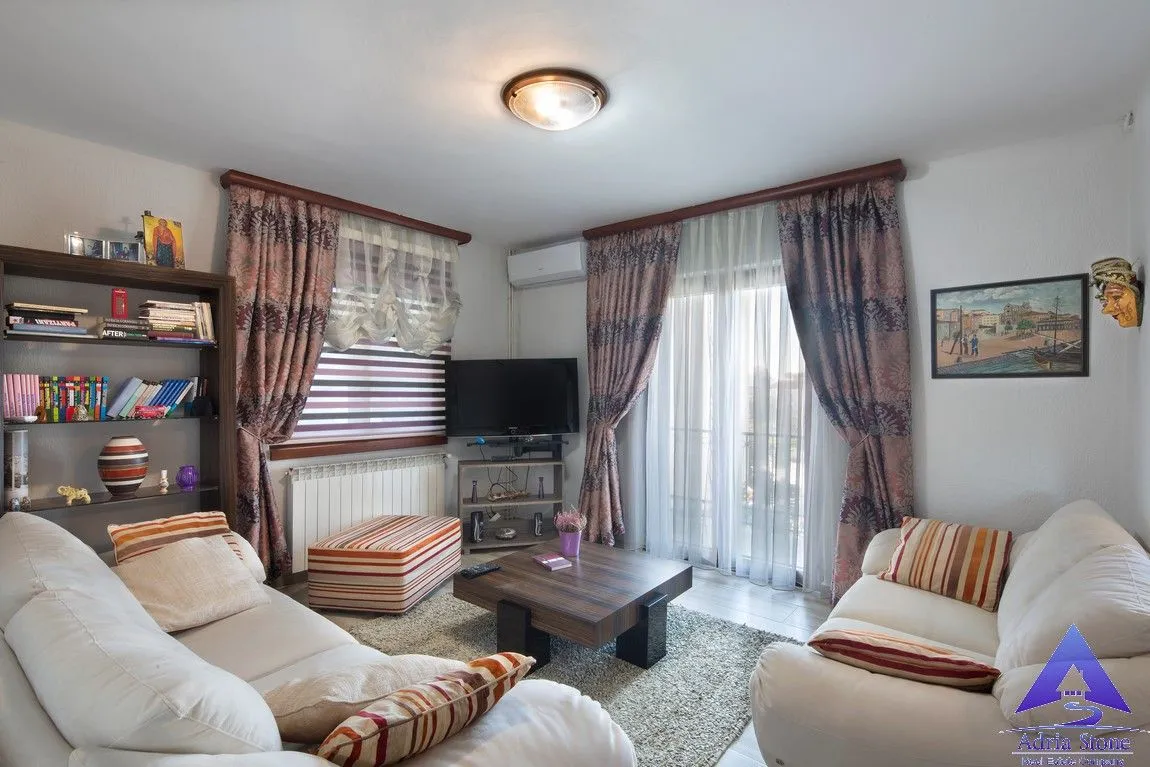 Sale, house, 290m², Podkošljun, Budva