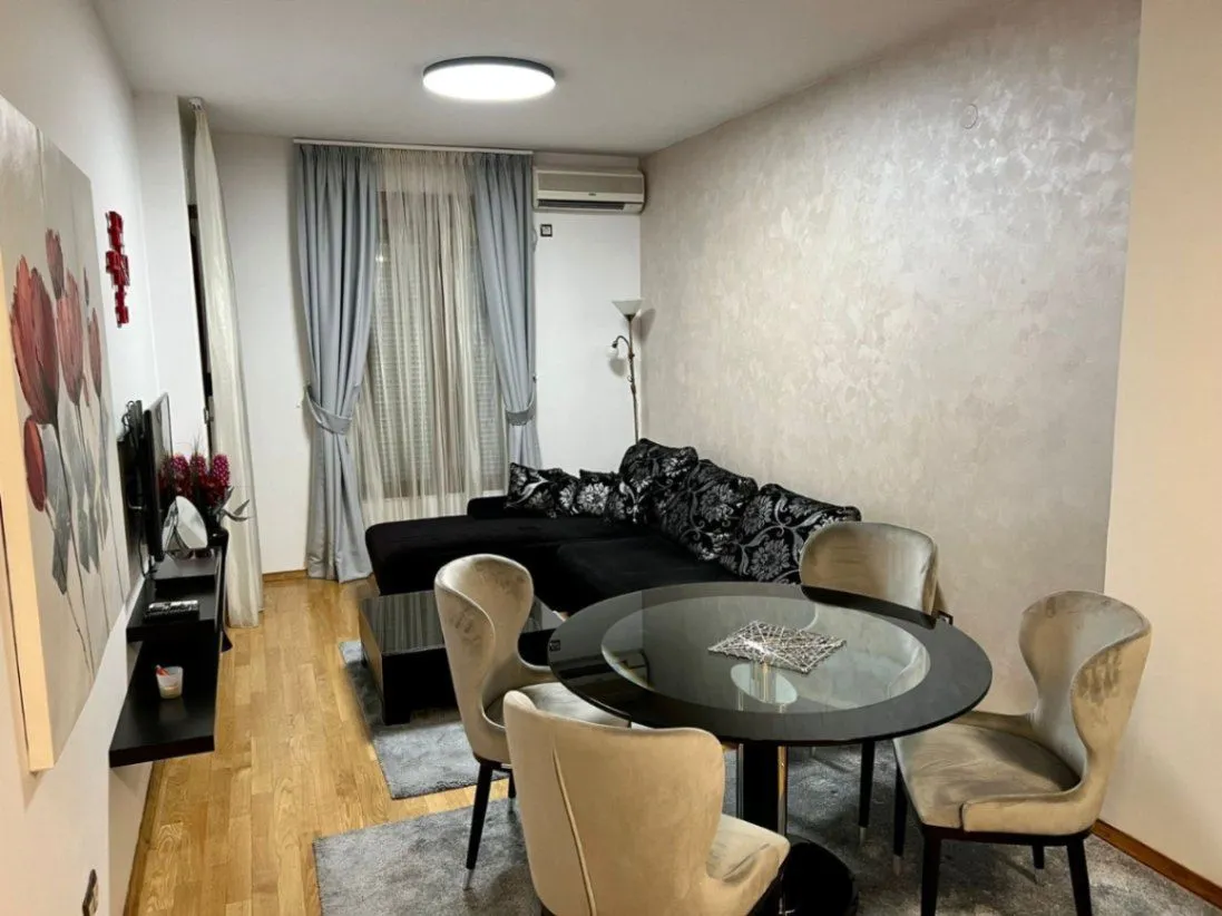 Izdavanje, jednosoban stan, 45m², Momišići, Podgorica