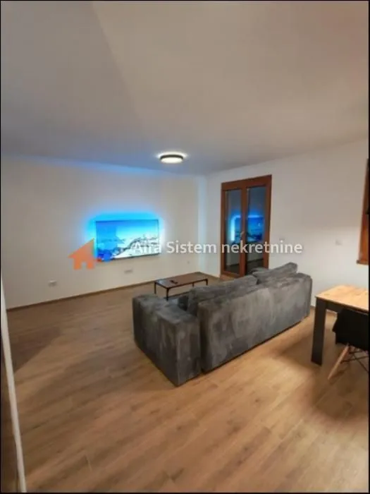 Izdavanje, trosoban stan, 77m², Autokomanda, Voždovac Sve Podlokacije