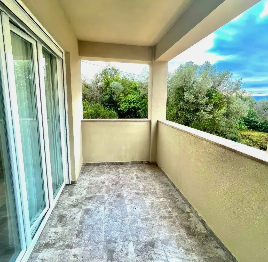 Rent, two bedroom apartment, 70m², Mažina, Tivat