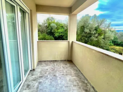 Rent, two bedroom apartment, 70m², Mažina, Tivat - image 11