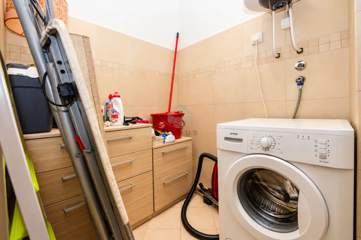 Izdavanje, dvosoban stan, 70m², Gorica C, Podgorica