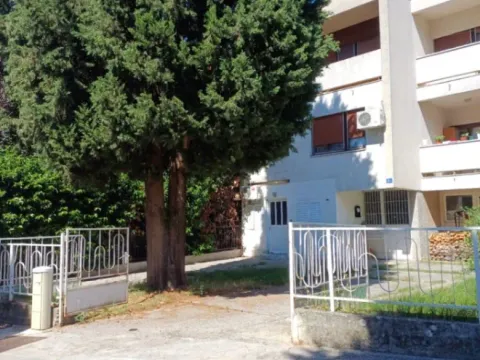 Izdavanje, kuća, 185m², Gorica C, Podgorica