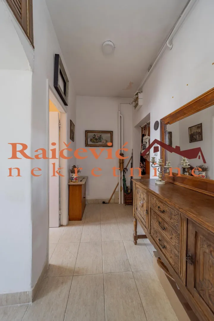 Sale, two bedroom apartment, 68m², Zemun Centar, Zemun Sve Podlokacije