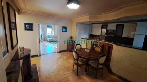 Trpezarija sa trpezarijskim stolom i stolicama, povezana sa kuhinjom. - image 7