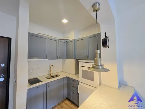 Rent, one bedroom apartment, 38m², Centar, Budva - image 2