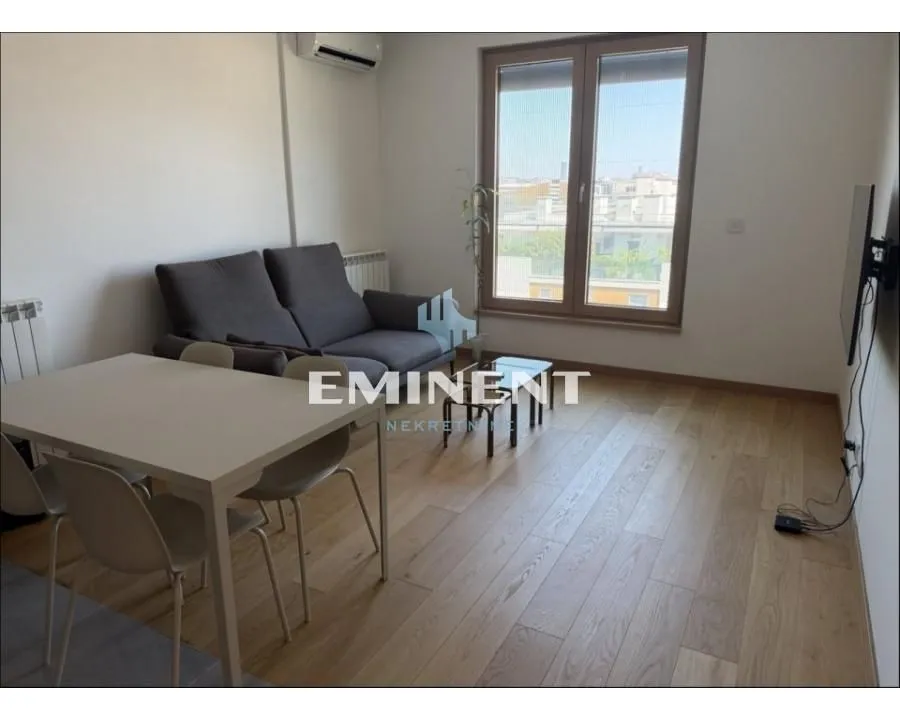 Izdavanje, dvosoban stan, 42m², Novi Beograd Blok 65, Novi Beograd Sve Podlokacije