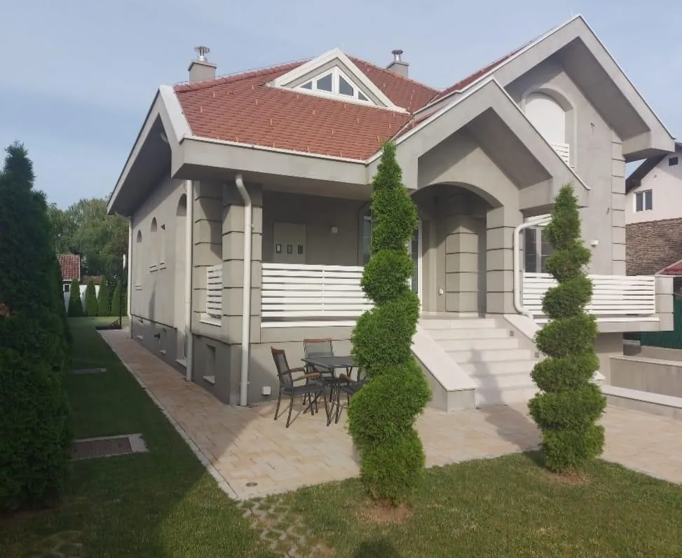 Sale, house, 380m², Centar, Inđija