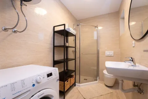 Rent, one bedroom apartment, 65m², Pržno, Budva - image 12