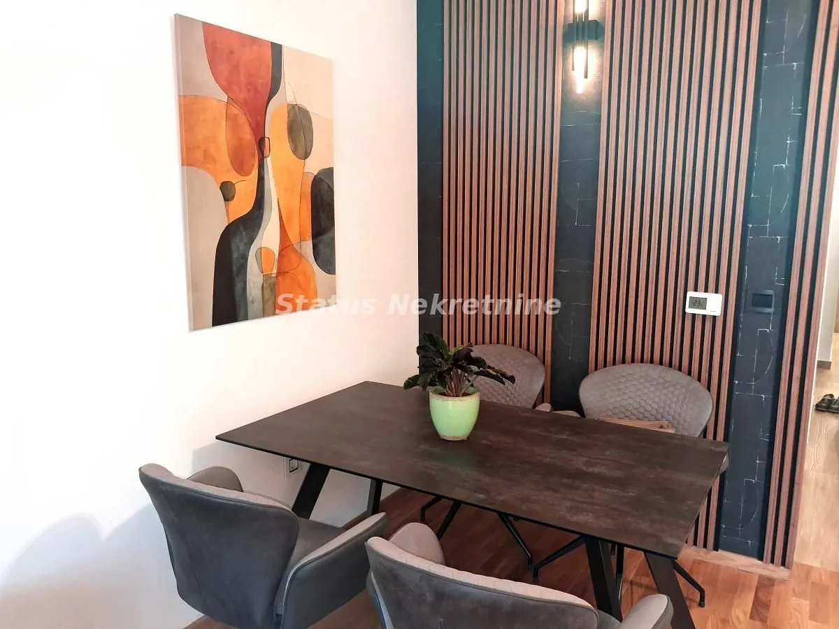 Prodaja, četvorosoban stan, 98m², Petrovaradin, Novi Sad