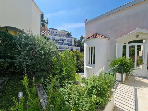 Rent, house, 250m², Sveti Stefan, Budva - image 20