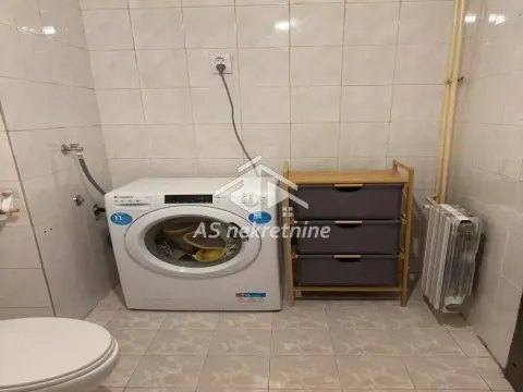 Izdavanje, trosoban stan, 92m², Zemun Save Kovačevića, Zemun Sve Podlokacije - image 14