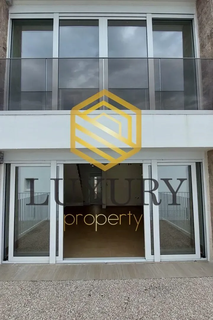 Prodaja, dvosoban stan, 90m², Luštica, Tivat