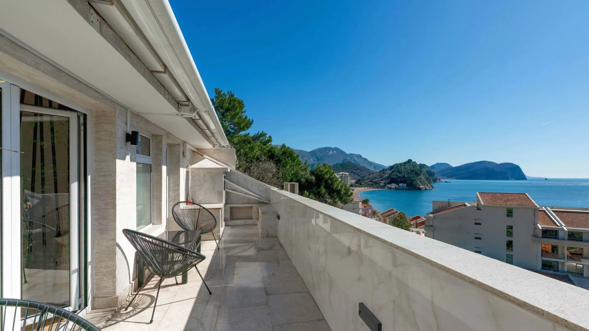 Sale, two bedroom apartment, 81m², Petrovac, Budva