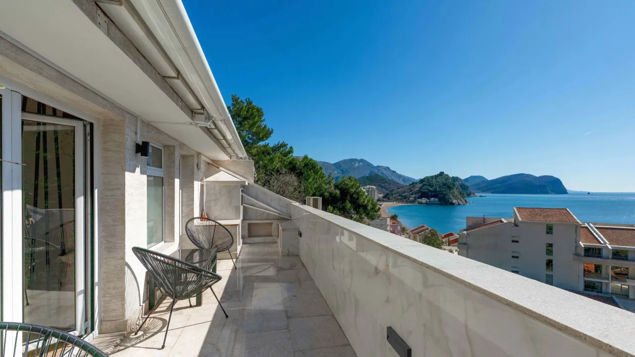 Sale, two bedroom apartment, 81m², Petrovac, Budva