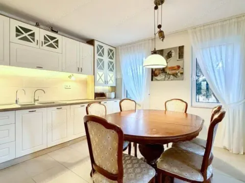 Sale, three bedroom apartment, 121m², Petrovac, Budva - image 4