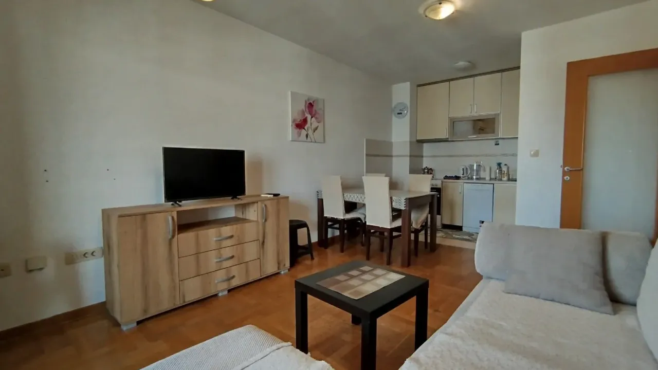 Izdavanje, stan, 67m², Stari Aerodrom, Podgorica