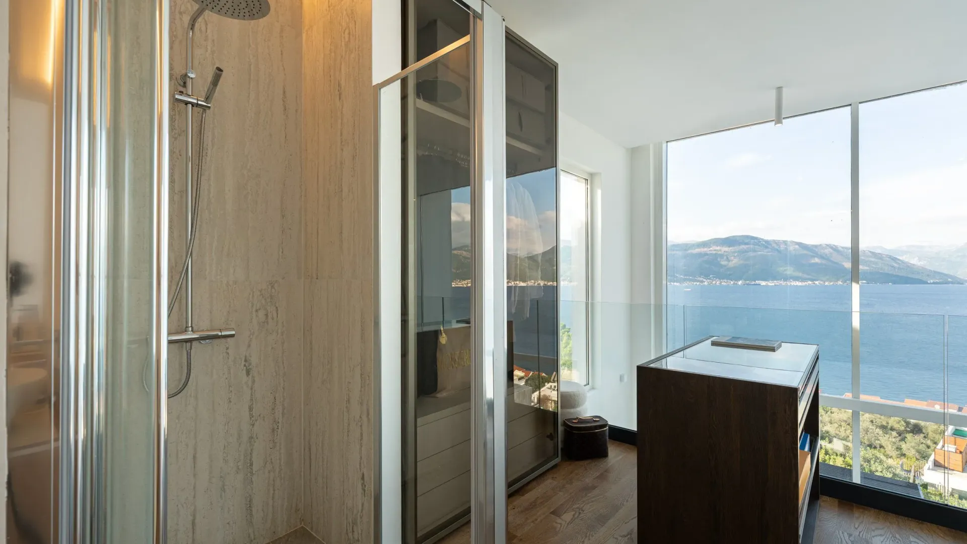 Rent, one bedroom apartment, 68m², Krašići, Tivat