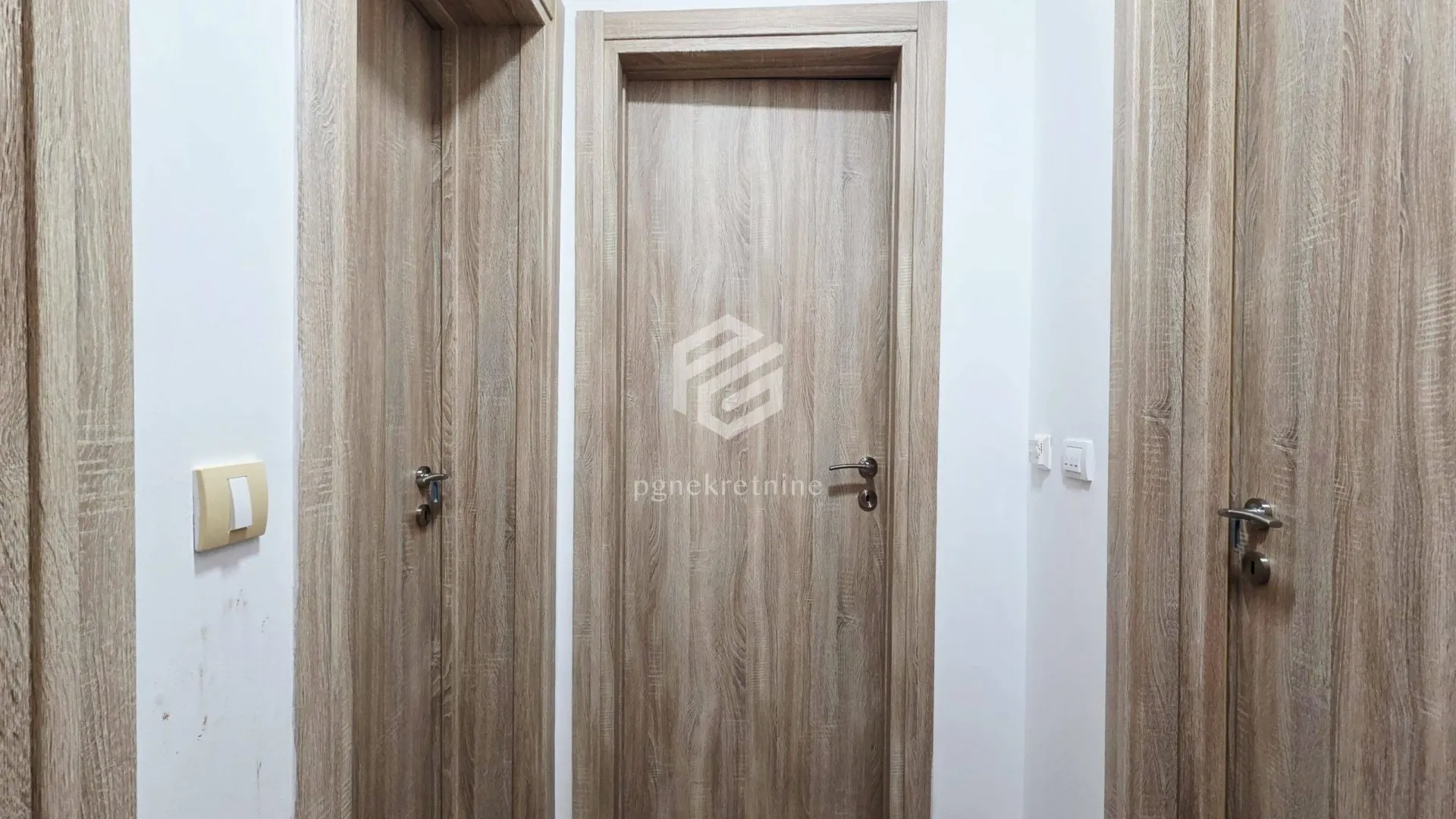 Rent, two bedroom apartment, 69m², Centar, Bar