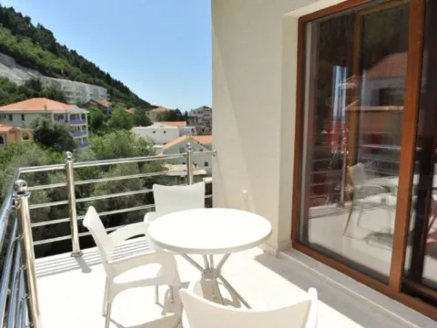 Rent, one bedroom apartment, 55m², Budva, Crna Gora - image 4