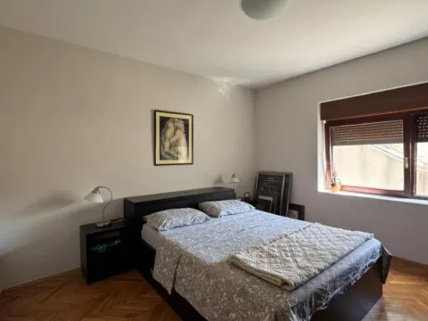 Izdavanje, trosoban stan, 145m², Momišići, Podgorica - image 10