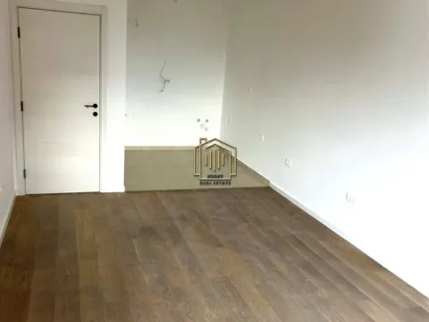 Prodaja, jednosoban stan, 43m², Stari Aerodrom, Podgorica - image 2