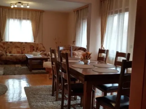 Rent, house, 156m², Stari Aerodrom, Podgorica - image 6