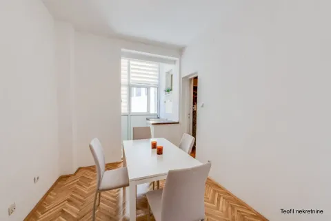 Sale, two bedroom apartment, 65m², Kalenić Pijaca, Vračar Sve Podlokacije - image 9
