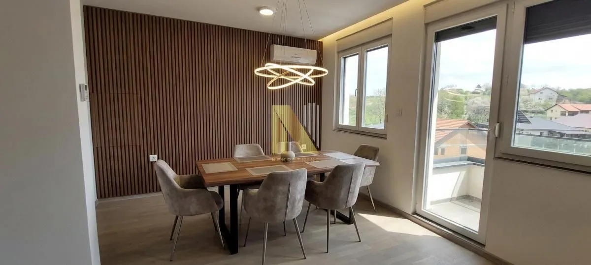 Prodaja, trosoban stan, 78m², Petrovaradin, Novi Sad