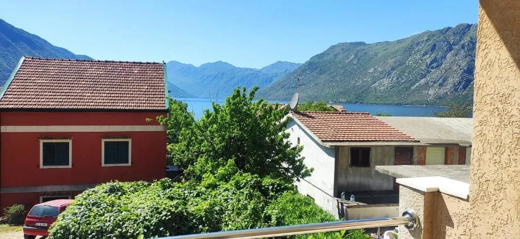 Rent, hospitality venue, 500m², Dobrota, Kotor