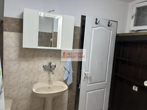 Izdavanje, dvosoban stan, 55m², Čubura, Beograd - image 7