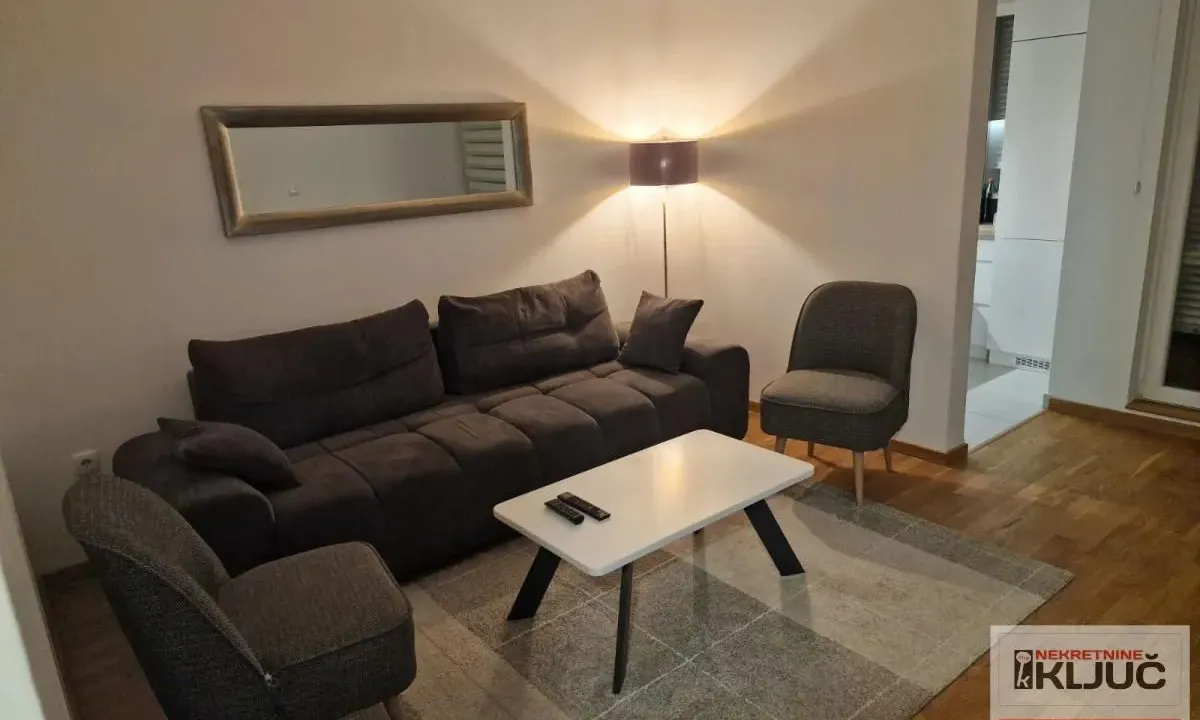 Izdavanje, jednosoban stan, 45m², Rotkvarija, Novi Sad Sve Podlokacije