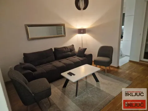 Izdavanje, jednosoban stan, 45m², Rotkvarija, Novi Sad Sve Podlokacije