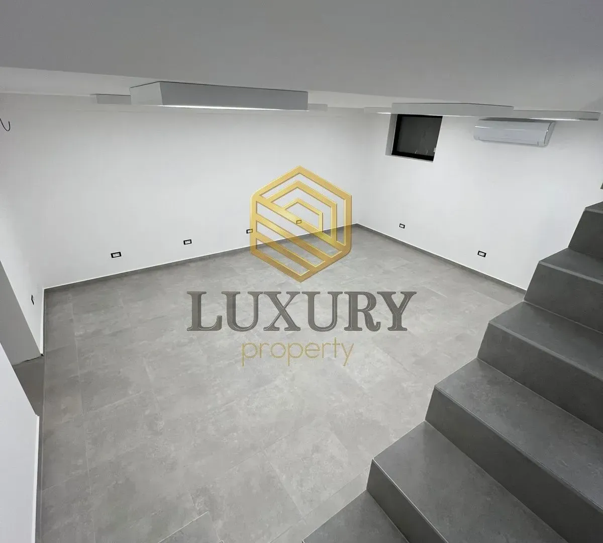 Rent, office space, 95m², City Kvart, Podgorica