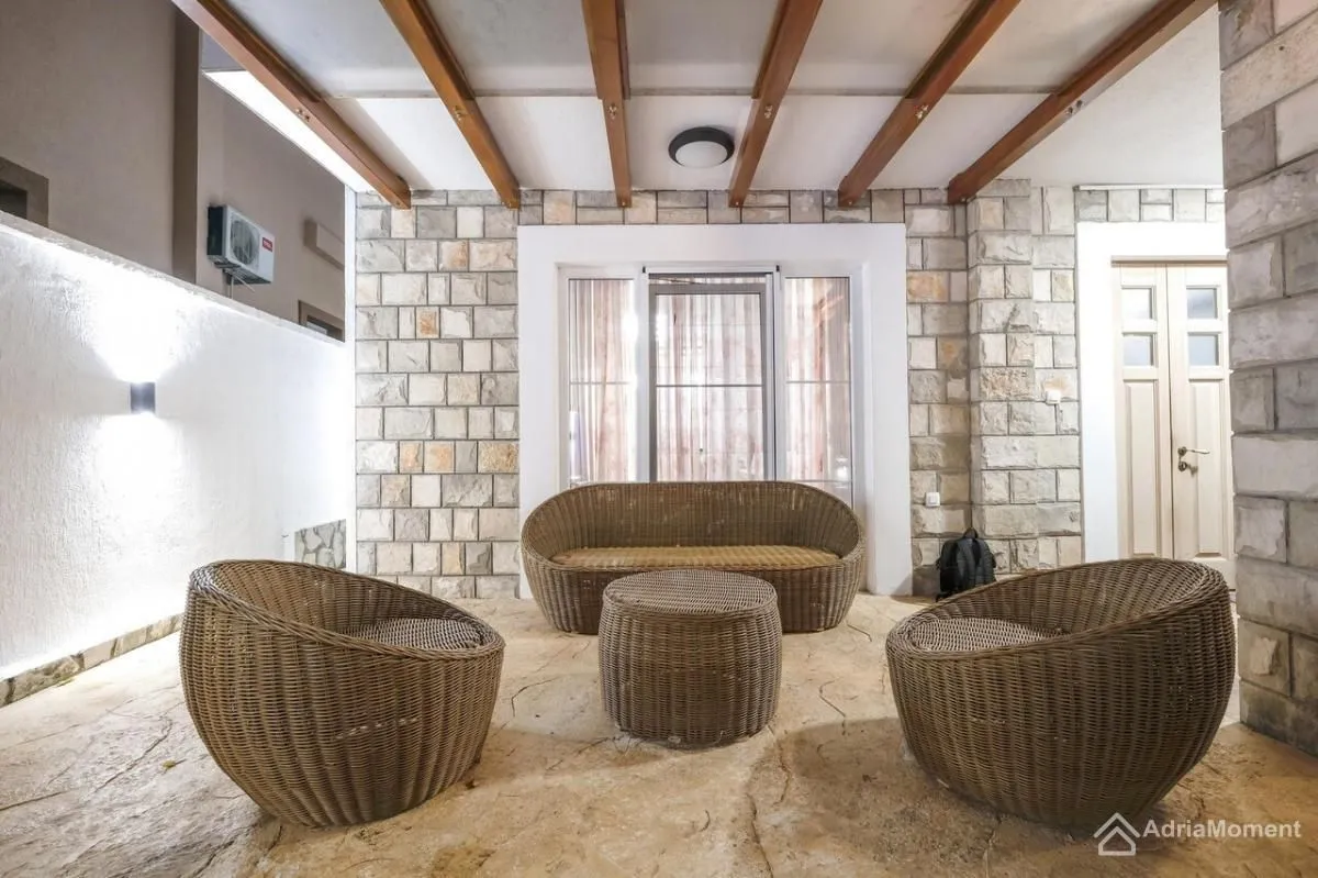 Prodaja, kuća, 198m², Tivat, Crna Gora