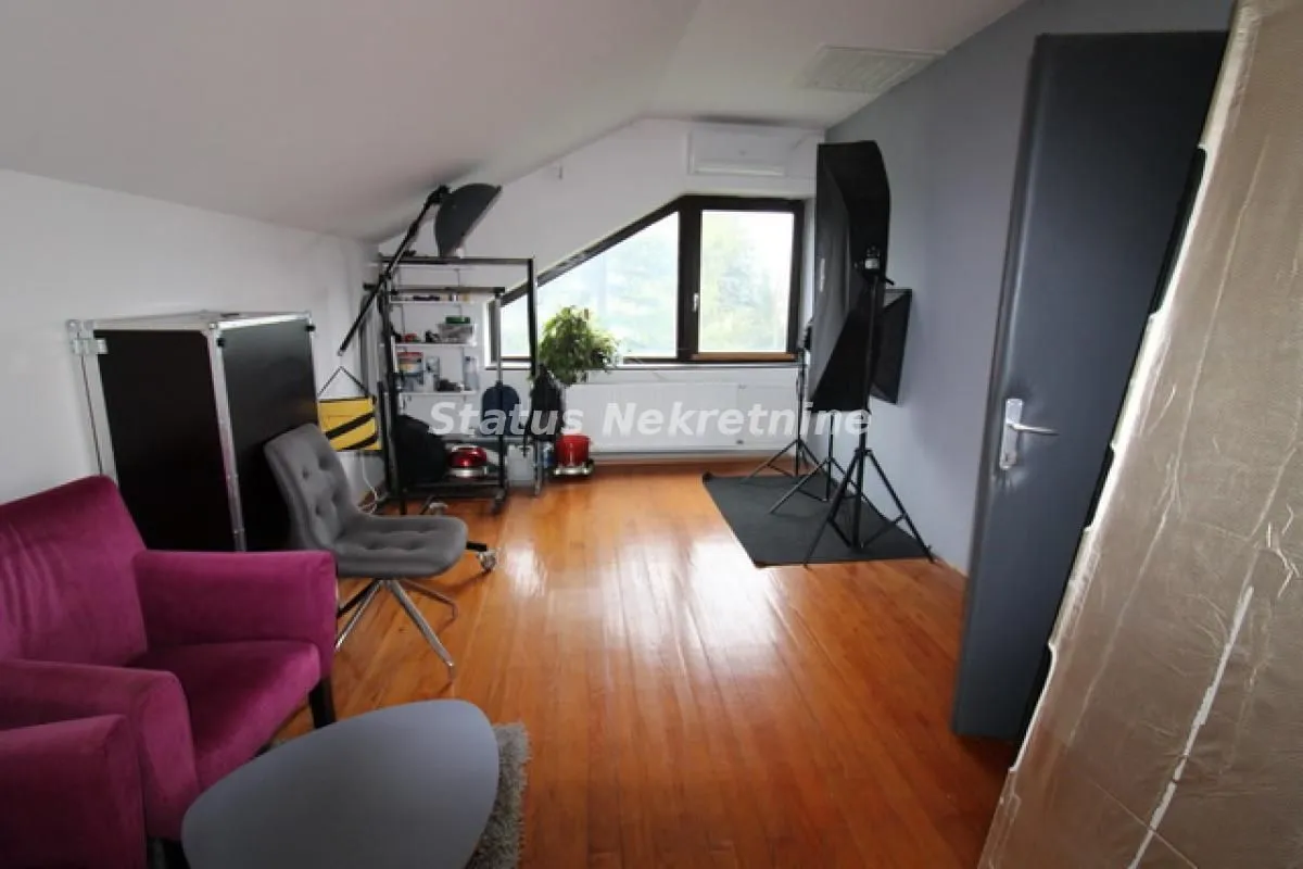 Prodaja, kuća, 330m², Čenej, Novi Sad Sve Podlokacije