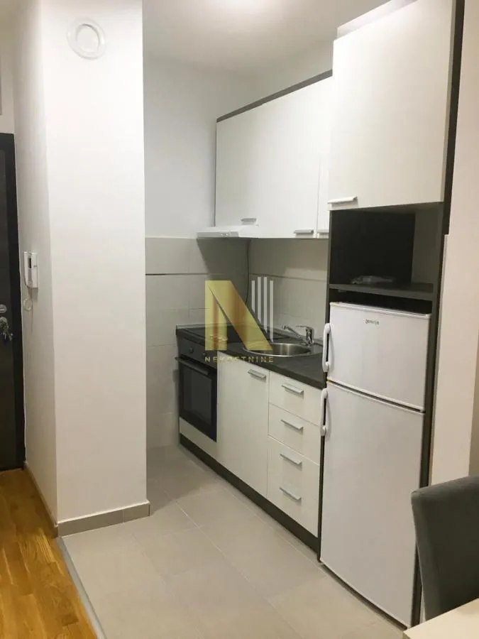 Izdavanje, jednosoban stan, 41m², Adamovićevo Naselje, Novi Sad Sve Podlokacije