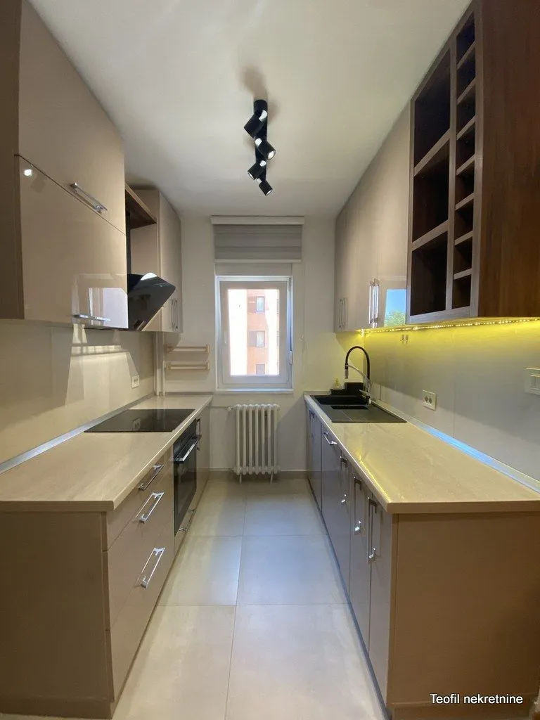 Izdavanje, četvorosoban stan, 87m², Bezanijska Kosa 2, Bežanijska Kosa Sve Podlokacije