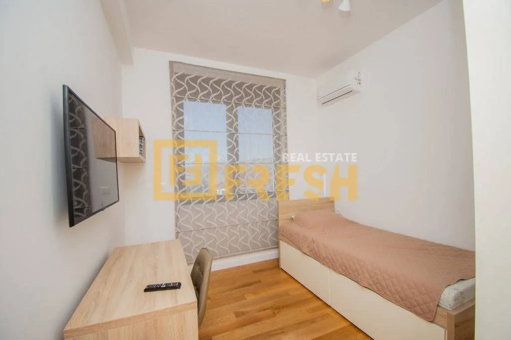 Izdavanje, trosoban stan, 95m², City Kvart, Podgorica