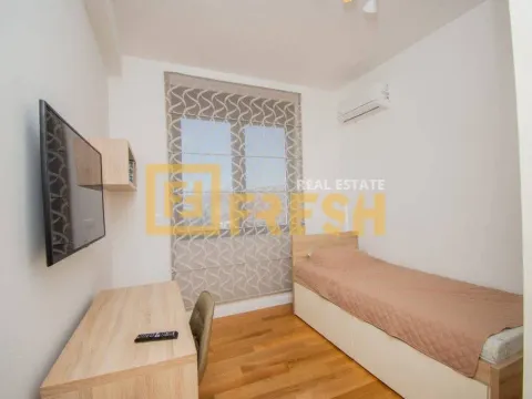 Izdavanje, trosoban stan, 95m², City Kvart, Podgorica - image 12