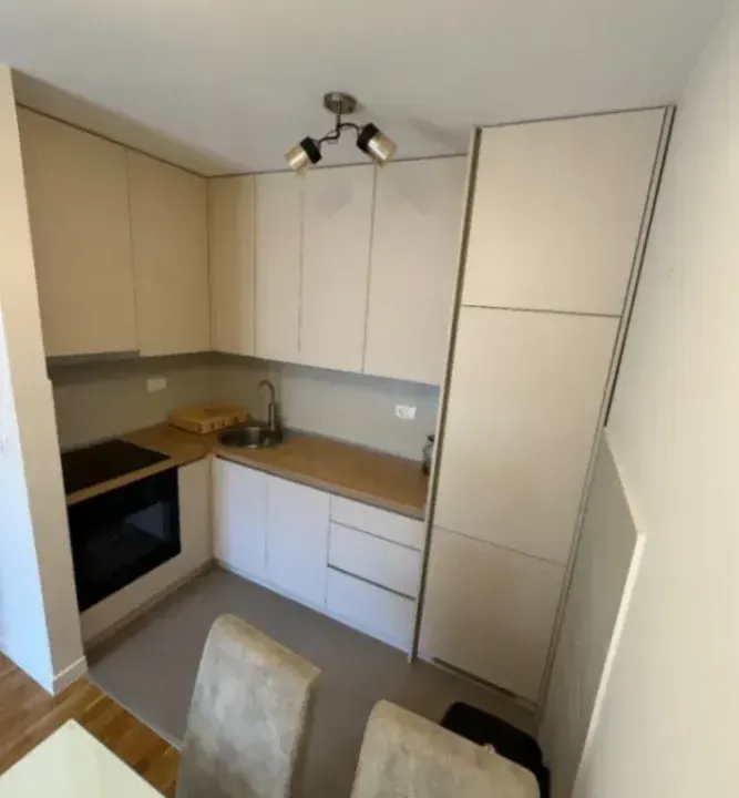 Izdavanje, jednosoban stan, 45m², Pobrežje, Podgorica