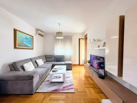 Prodaja, jednosoban stan, 45m², Stari Aerodrom, Podgorica