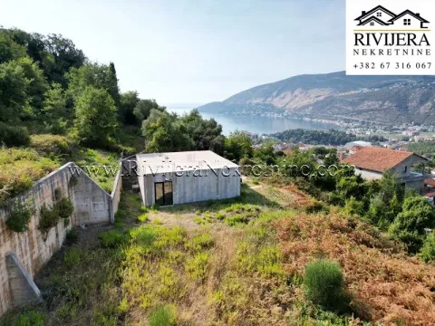 Zemljište in Igalo